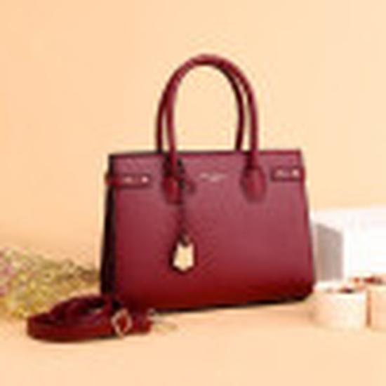 Fashionable women's shoulder bag with large capacity and strong leather Fashionable women's shoulder bag with large capacity and strong leather