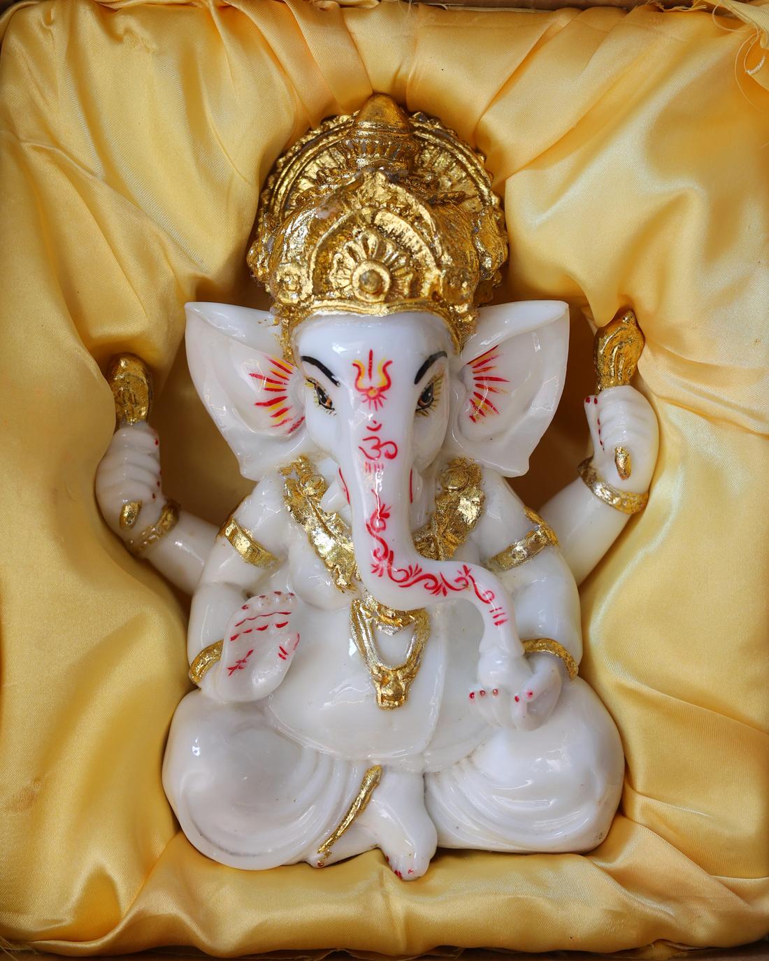 Raja Ganesh (Med)