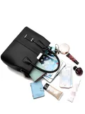 A crossbar with one shoulder tilted for women, American and European portable bag, sophisticated, modern, and new fabric A crossbar with one shoulder tilted for women, American and European portable bag, sophisticated, modern, and new fabric