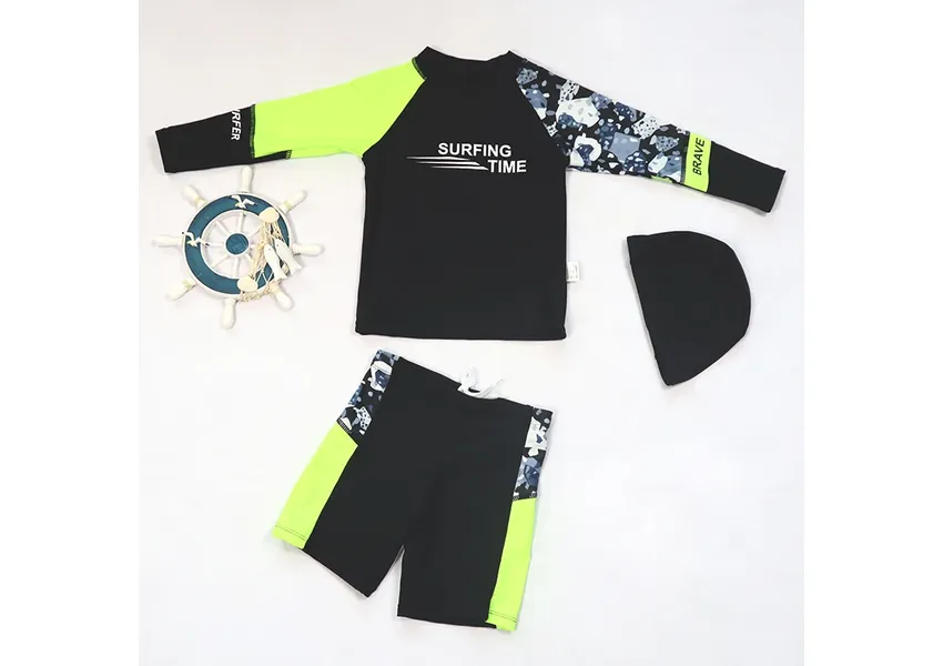 Long -sleeved swimming suit for boys with hat, divided swimming pools, sun protection, UPF 50 Plus, New, 3 from outside Long -sleeved swimming suit for boys with hat, divided swimming pools, sun protection, UPF 50 Plus, New, 3 from outside