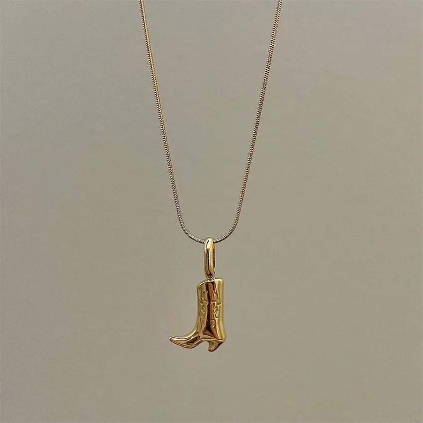 Denim shoes made of stainless steel, necklace, old -style jewelry, coated with real 18 karat gold in the oven Denim shoes made of stainless steel, necklace, old -style jewelry, coated with real 18 karat gold in the oven