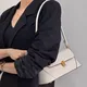 Classic French shoulder shoulder bag, ancient handbag, brand bags, one shoulder bag, modern clutches for females Classic French shoulder shoulder bag, ancient handbag, brand bags, one shoulder bag, modern clutches for females