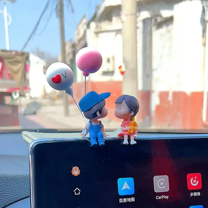 Cute cartoon couples car accessories décor romantic statues Balloon interior car decoration dashboard gift accessories Cute cartoon couples car accessories décor romantic statues Balloon interior car decoration dashboard gift accessories