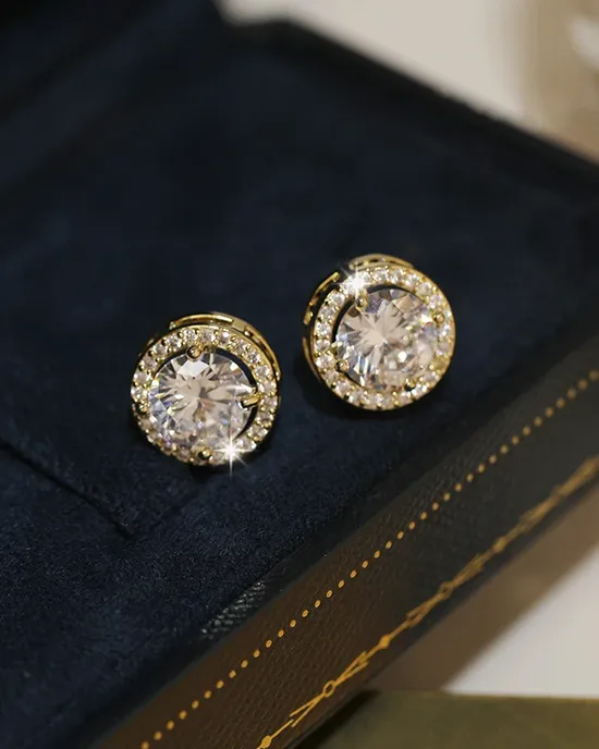 Luxurious white crystal zircon and simple yellow gold earrings