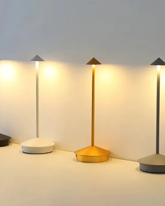مصباح طاولة قابل لإعادة الشحن بتصميم إبداعي مع لمسة LED مصباح طاولة قابل لإعادة الشحن بتصميم إبداعي مع لمسة LED