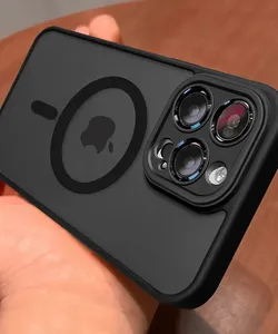 محفظة مغناطيسية فاخرة مقاومة للصدمات لهواتف iPhone 15/13/12/11 Pro Max مع تغطية Magsafe لاسلكية