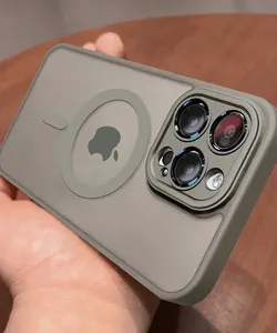 محفظة مغناطيسية فاخرة مقاومة للصدمات لهواتف iPhone 15/13/12/11 Pro Max مع تغطية Magsafe لاسلكية
