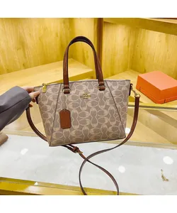 Old flower -shaped handbag for women 2025 new women's handbag with large capacity is a multi -use fashion bag