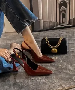 Luxurious summer women sandals designed with a shoes of Singbacks shoes for elegant high -heeled heels Sandalias