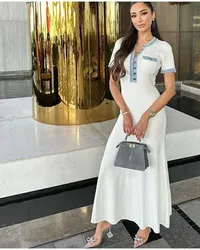 A stylish, stylish maxi dress with a circular neck, short sleeves and metal buttons tight dresses for women to move