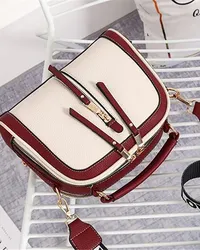 Modern shoulder shoulder bags for women of polyurethane leather mail curtain bags across the body small handbag portfolio with a wide belt