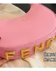 French handbag is 2024 semi -circular in the form of one -shoulder crescent French handbag is 2024 semi -circular in the form of one -shoulder crescent