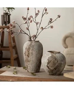 Floreta – Retro-Modern Decorative Vase for Hydroponic Flower Arrangements